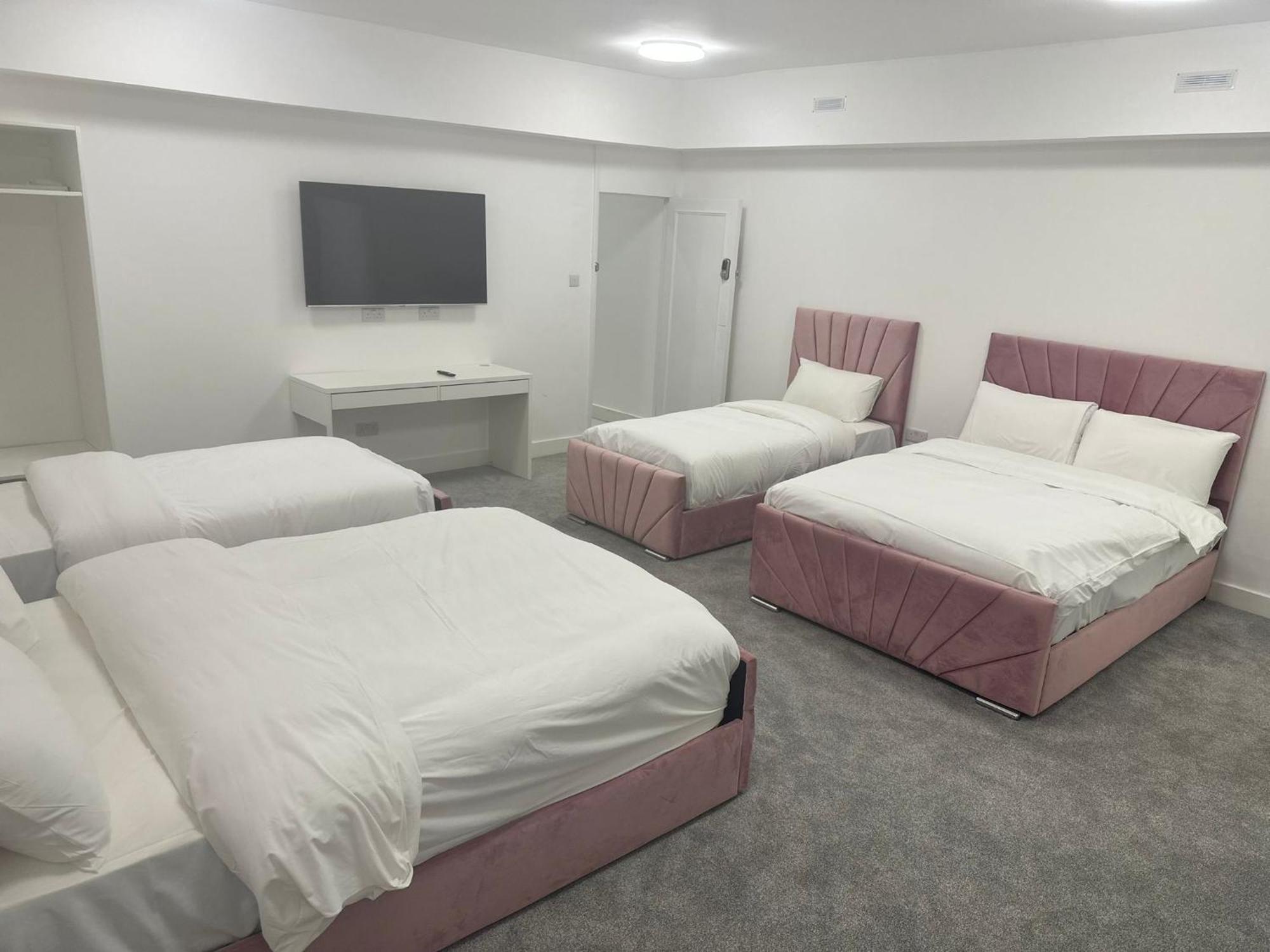 The Chapter - Mayfair Suites London Room photo